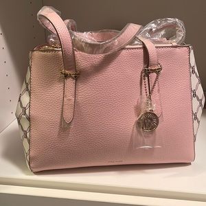 Brand new with tag,Anne klein handbag